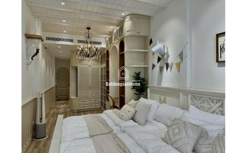 Siêu vị trí kinh doanh phố Tây Nha Trang – Nhà MT Nguyễn Thiện Thuật giá tốt